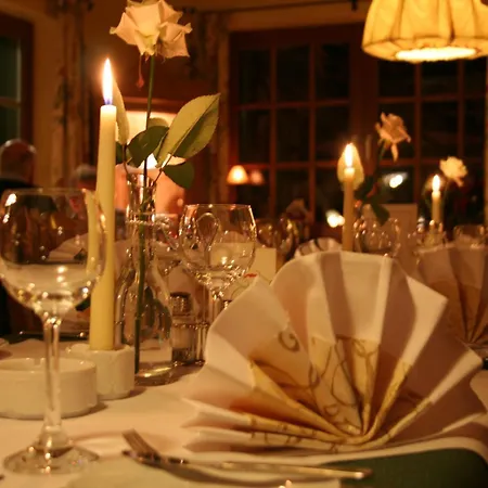 ゲストハウス Zur Post 3*